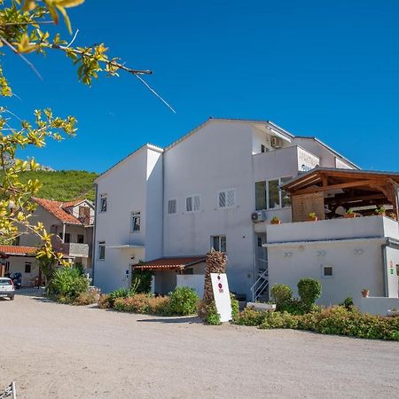 Apartments By The Sea Sumpetar, Omis - 2808 外观 照片