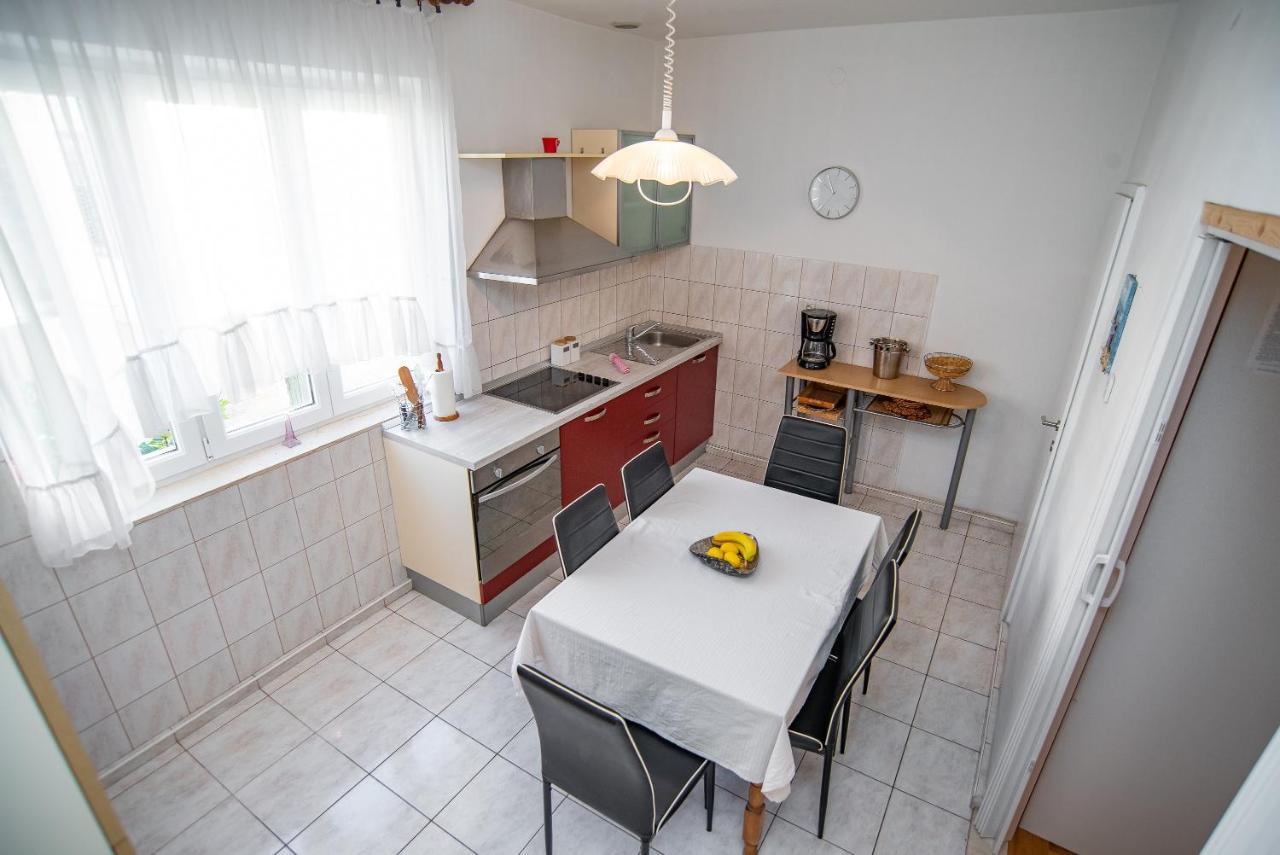 Apartments By The Sea Sumpetar, Omis - 2808 外观 照片