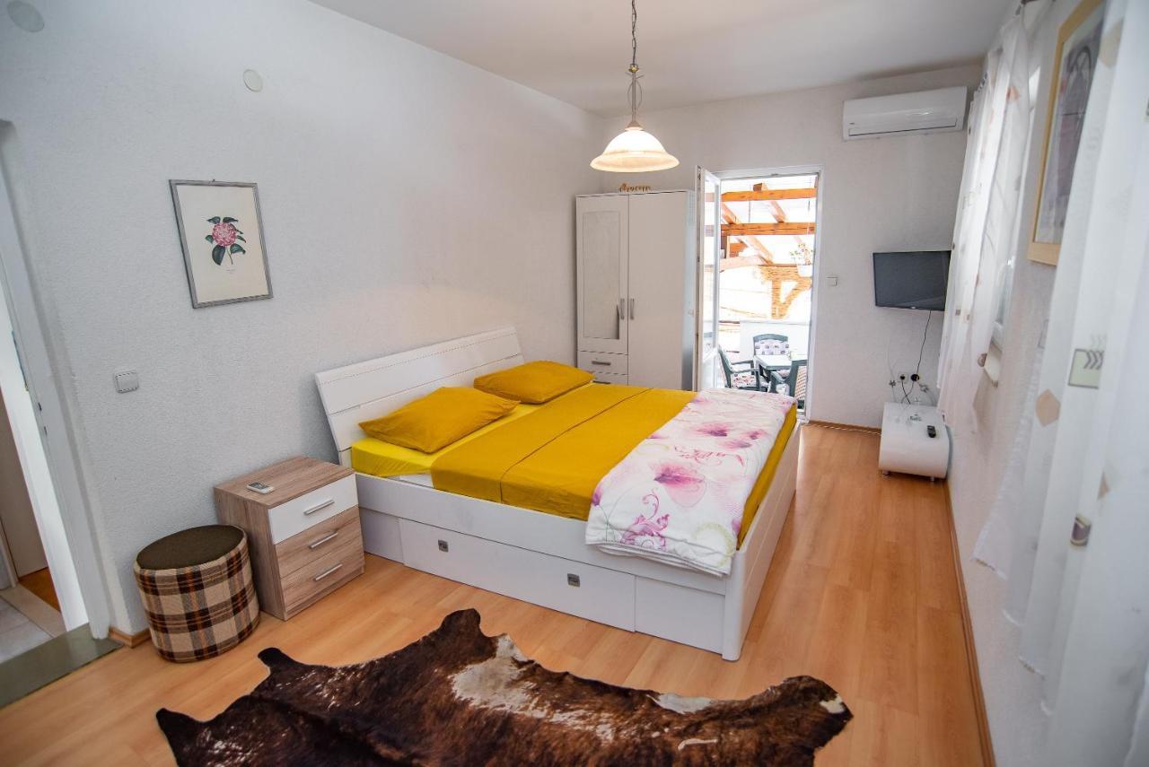 Apartments By The Sea Sumpetar, Omis - 2808 外观 照片