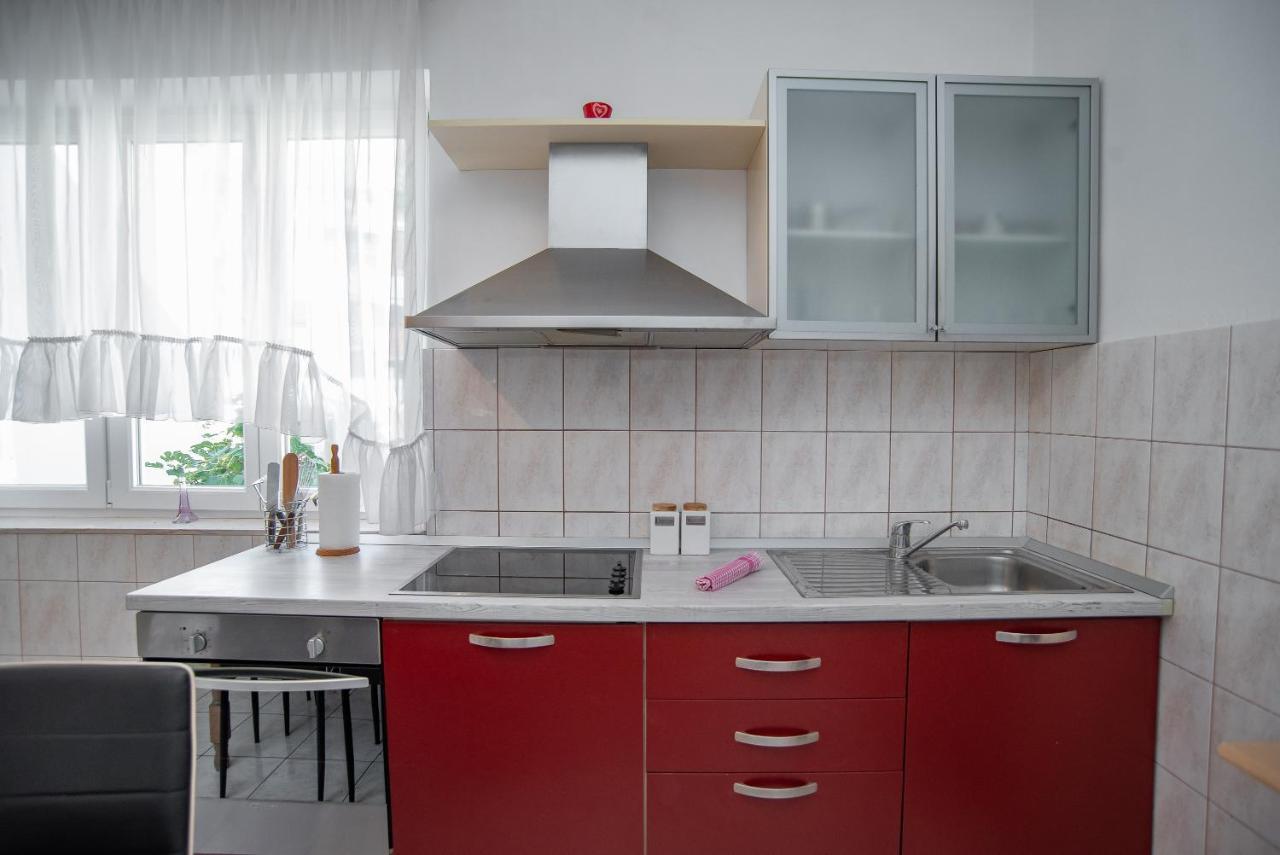 Apartments By The Sea Sumpetar, Omis - 2808 外观 照片