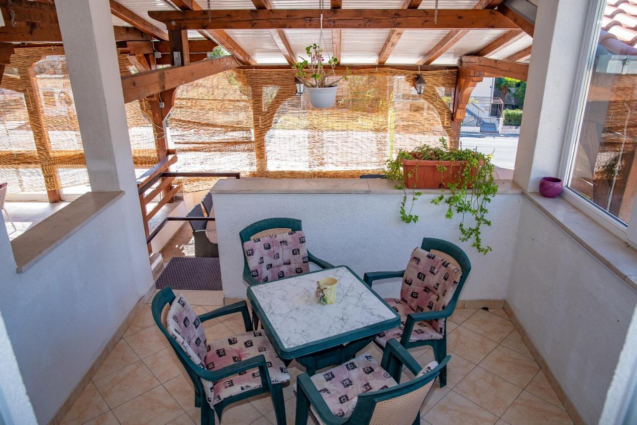 Apartments By The Sea Sumpetar, Omis - 2808 外观 照片